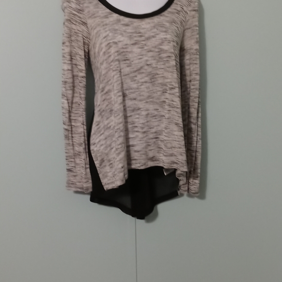 Cynthia Rowley White/Gray/Black. Black Mesh on Back Size Small - Picture 3 of 9